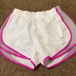 NWOT Nike Women’s Tempo Shorts Size Medium